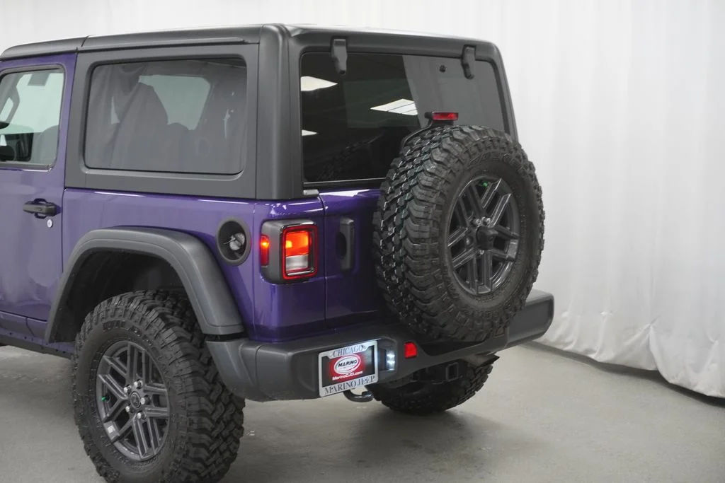 Used 2026  Jeep Sport image 13