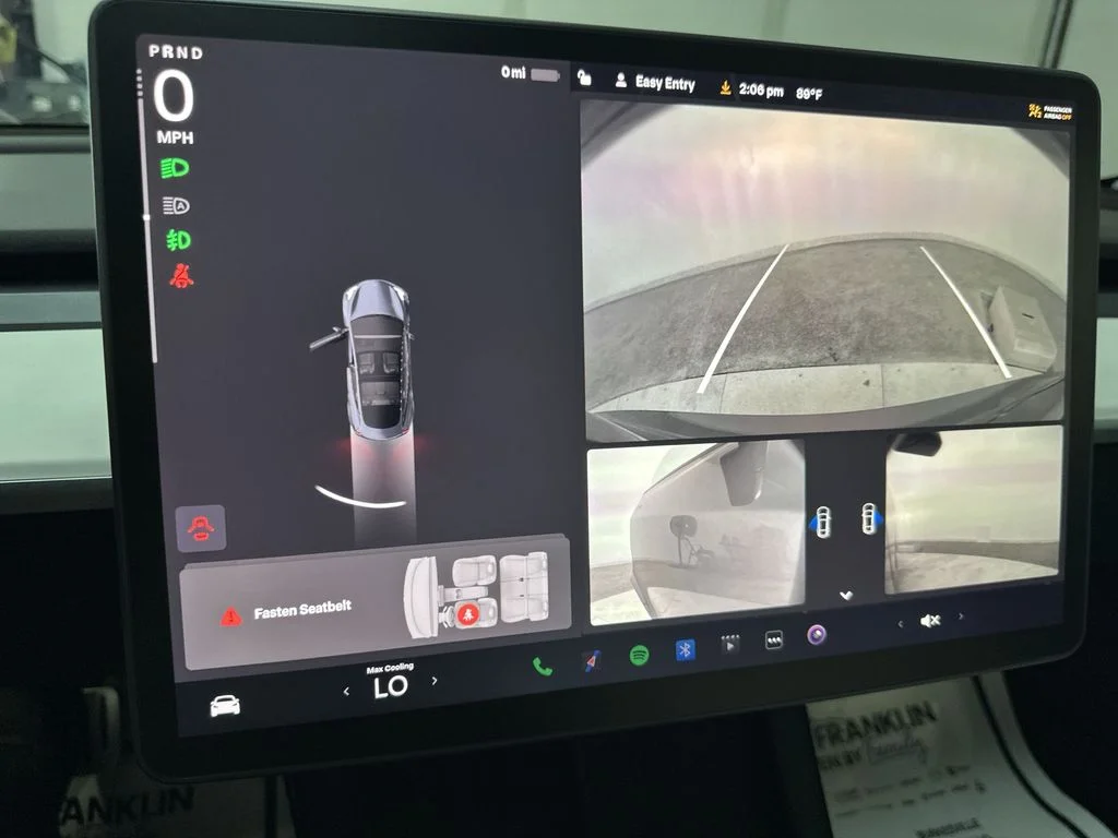 Used 2021  Tesla Performance image 20