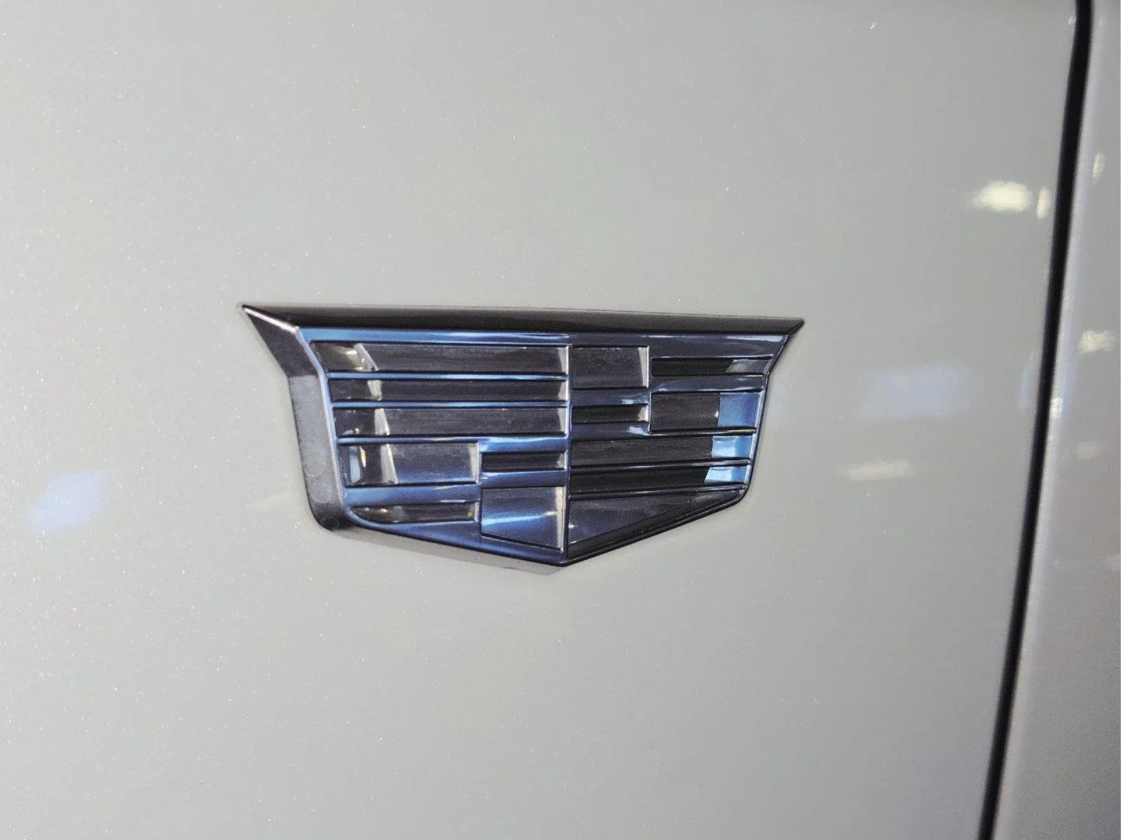 Used 2021 Crystal White Tricoat Cadillac AWD Sport image 15