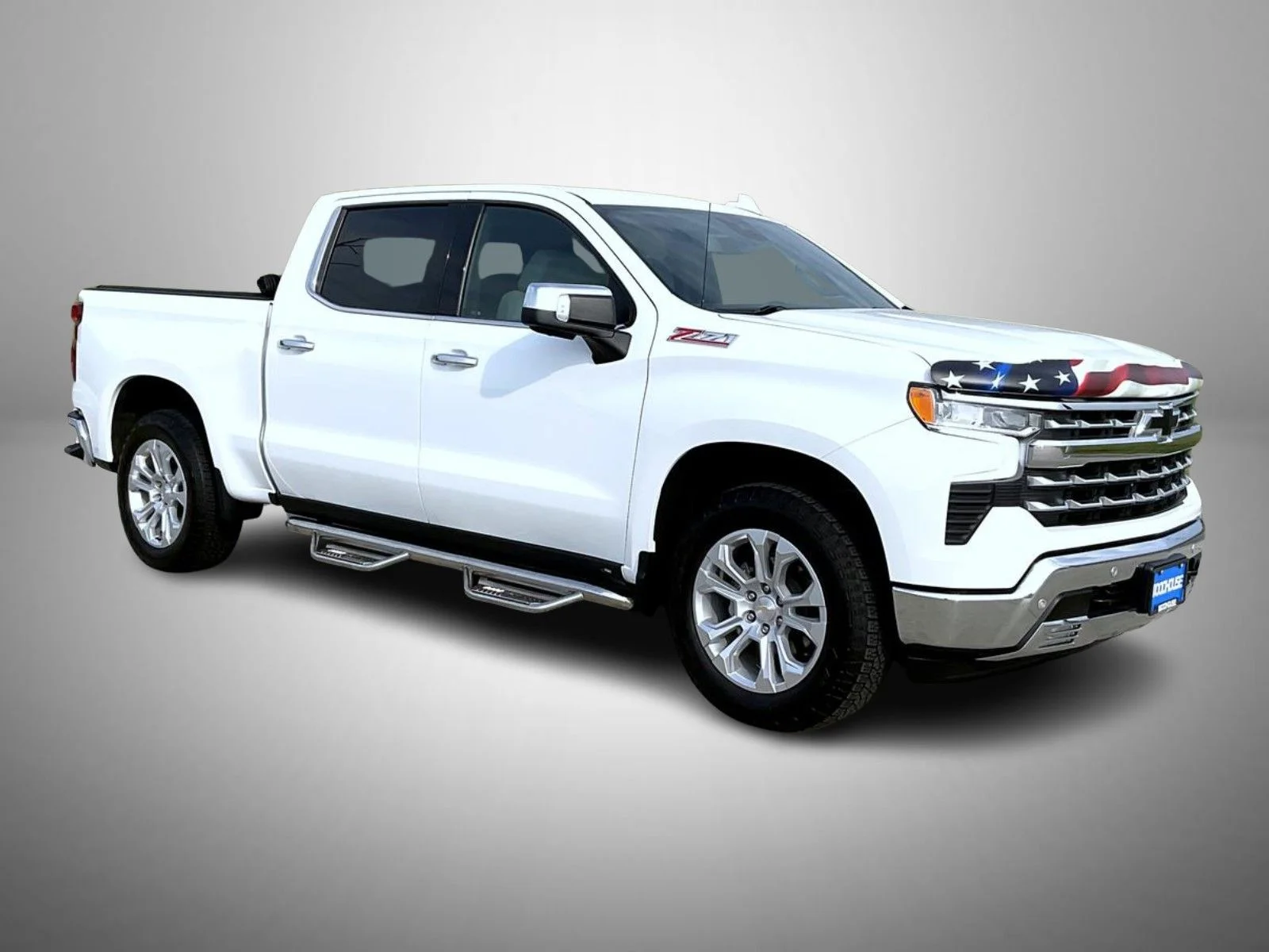 Used 2023 White Chevrolet LTZ image 3