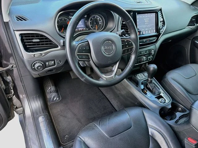 Used 2019 Gray Jeep Limited image 9