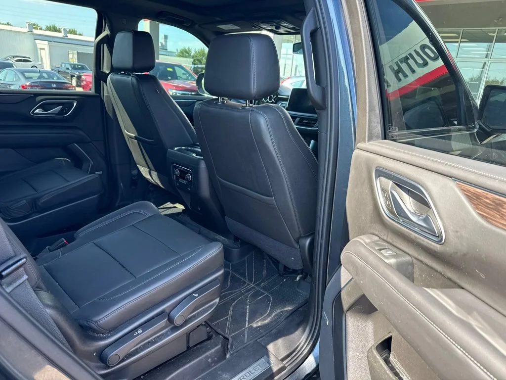 Used 2021 Black Chevrolet Z71 image 20