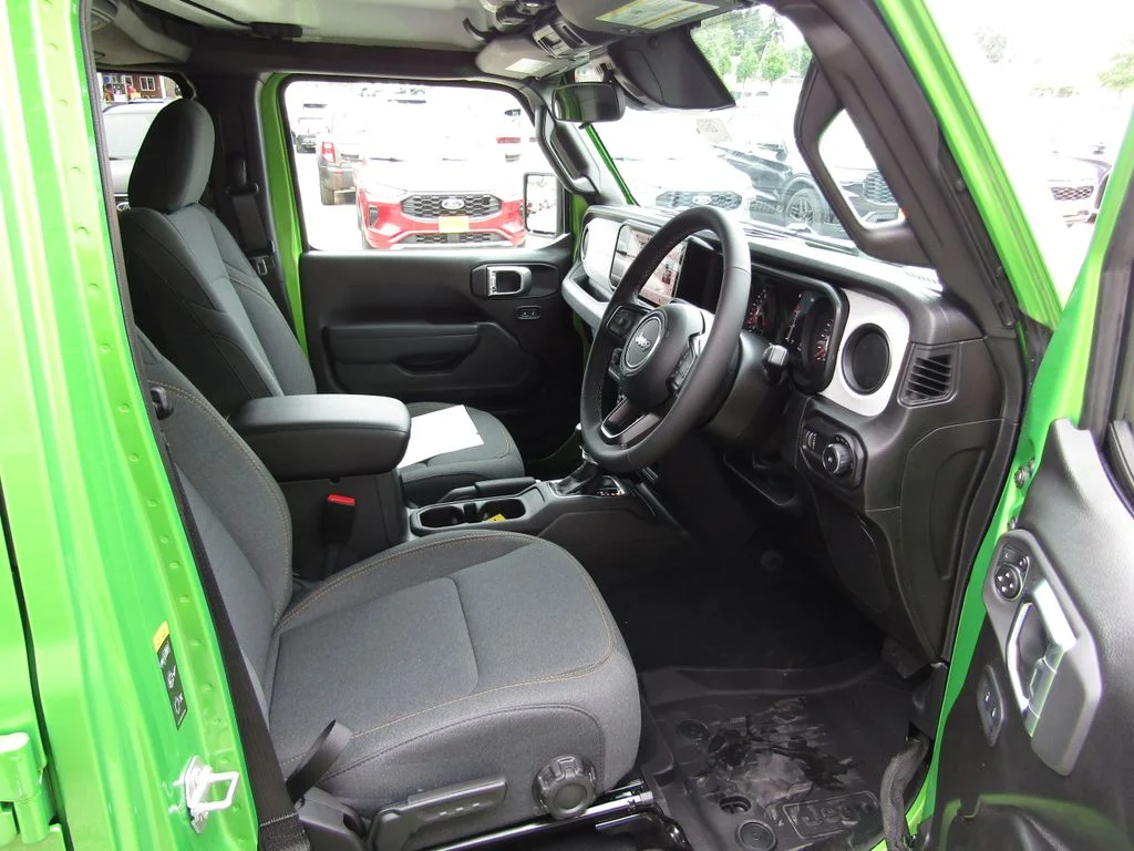 New 2026 Mojito Clearcoat Jeep Sport RHD image 19