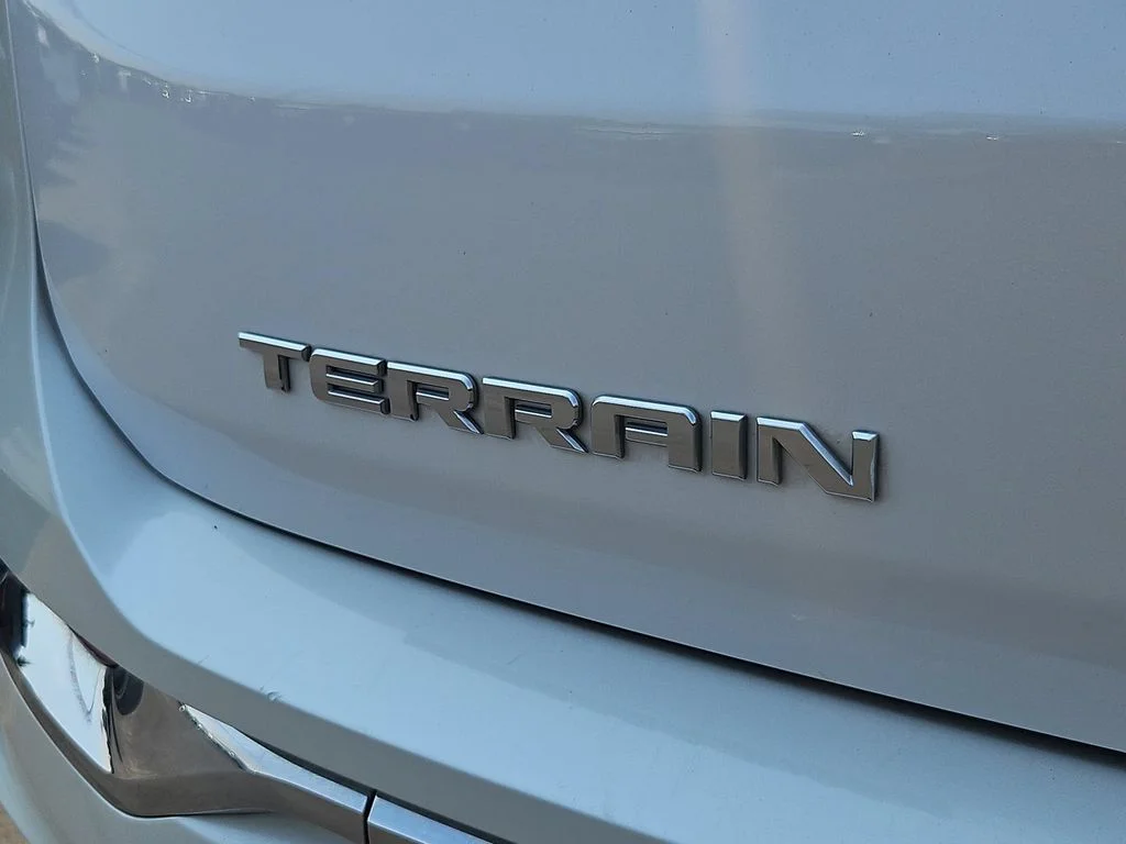 Used 2020 White Frost Tricoat GMC Denali image 26