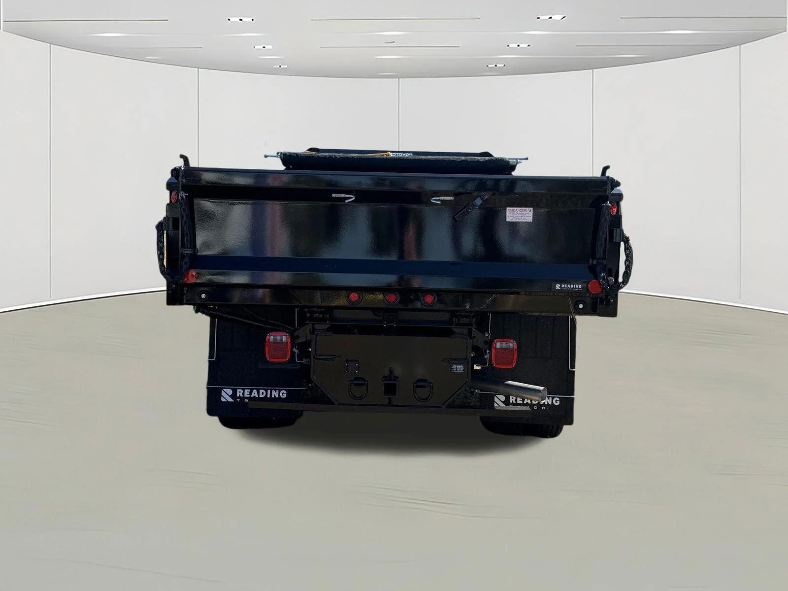 Used 2025  Ford XL image 5