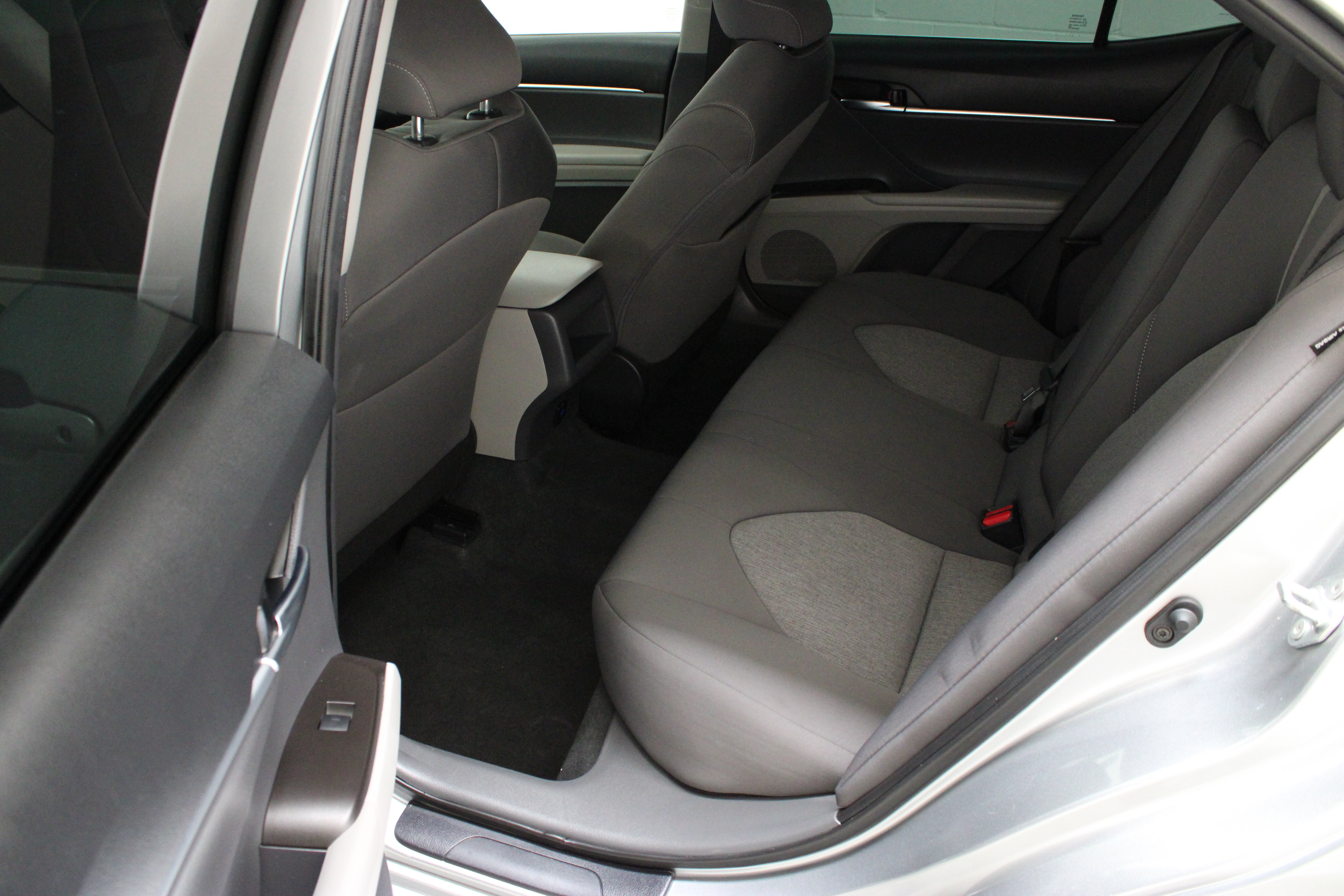 Certified Used 2022 Celestial Silver Metallic Toyota LE 2.5L image 26