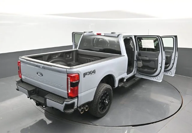 New 2027 Glacier Gray Metallic Tri-Coat Ford F-250® Lariat® image 27