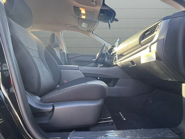 2026 Nissan Rogue SV - Photo 11