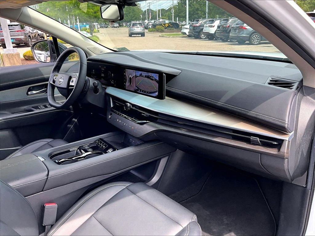 Used 2025 White Nissan SL image 14