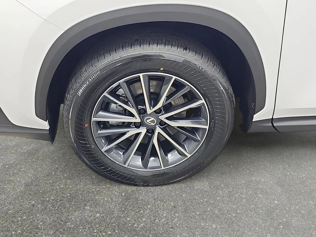 New 2026 Ultra White Lexus 350h Premium image 30