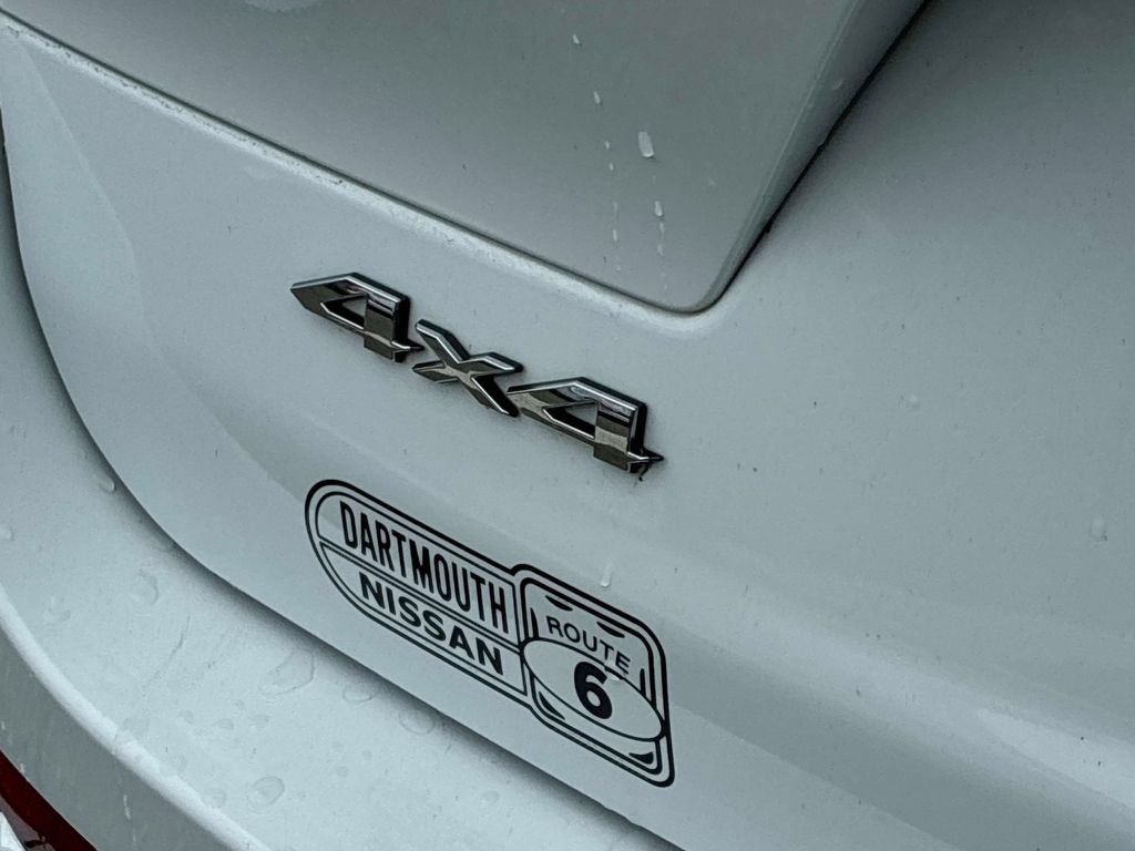 Used 2023 White Jeep Overland image 12