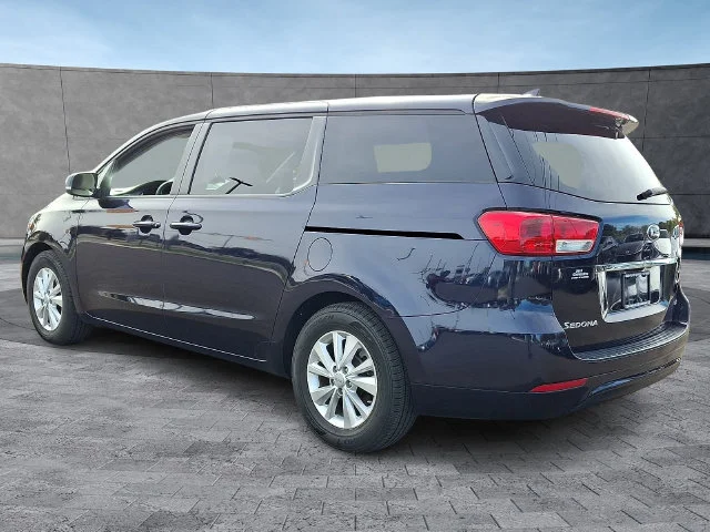 Used 2018 Blue Kia LX image 4