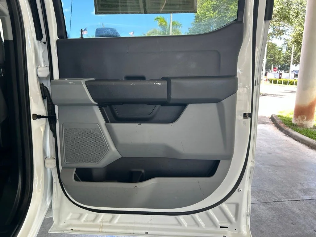 Used 2025 White Ford XL image 29
