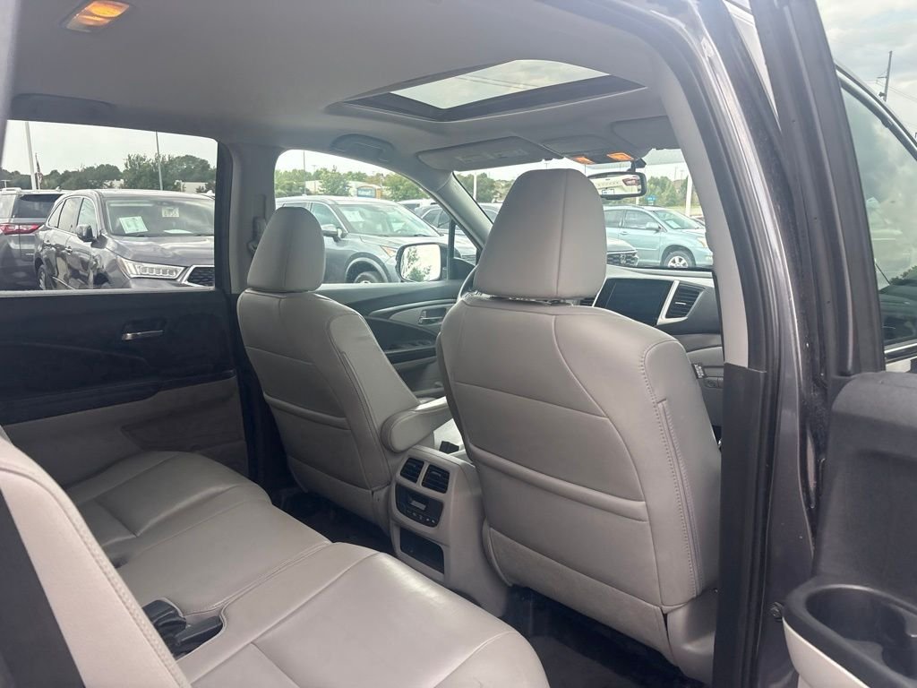 Used 2016 Gray Honda EX-L image 32