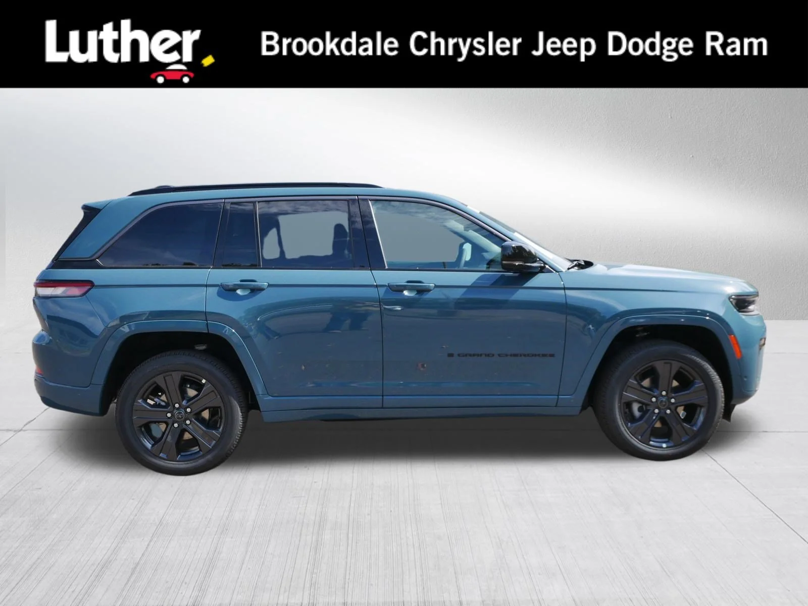 New 2027 Steel Blue Paint Jeep Limited Reserve image 1
