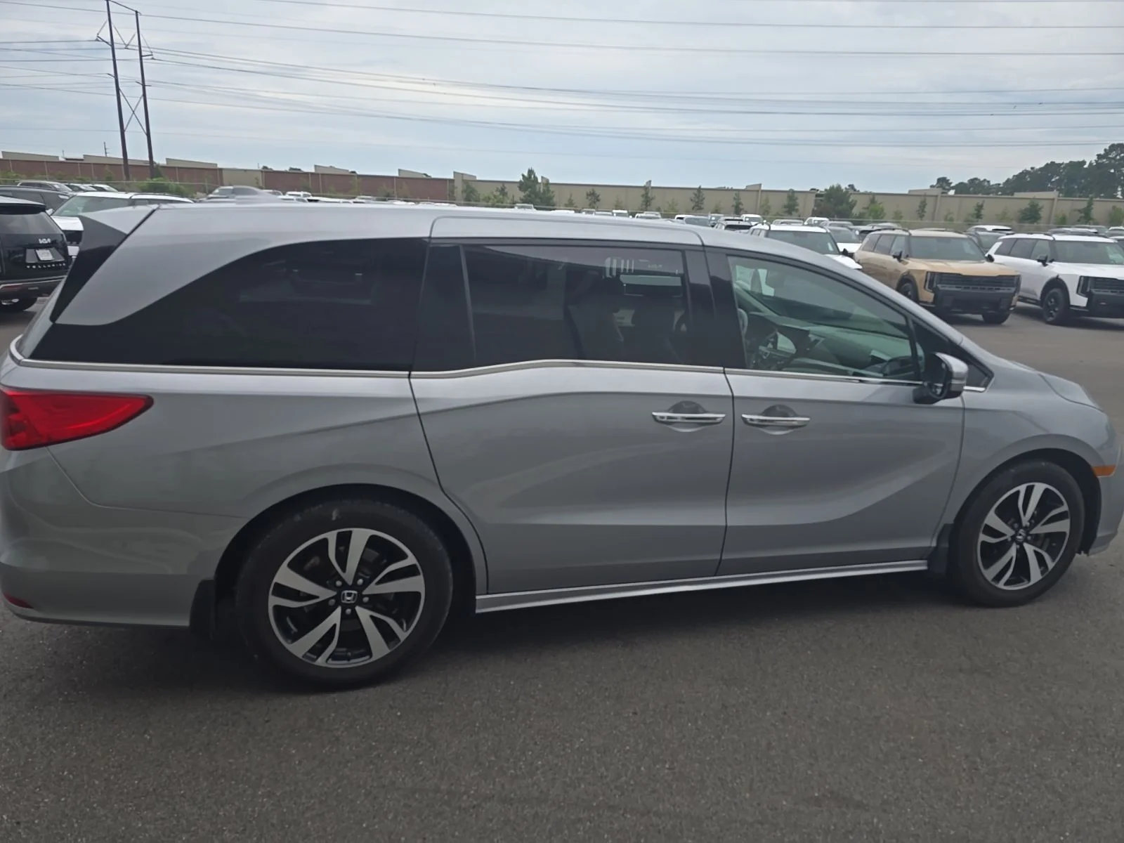 Used 2018 Lunar Silver Metallic Honda Elite image 4