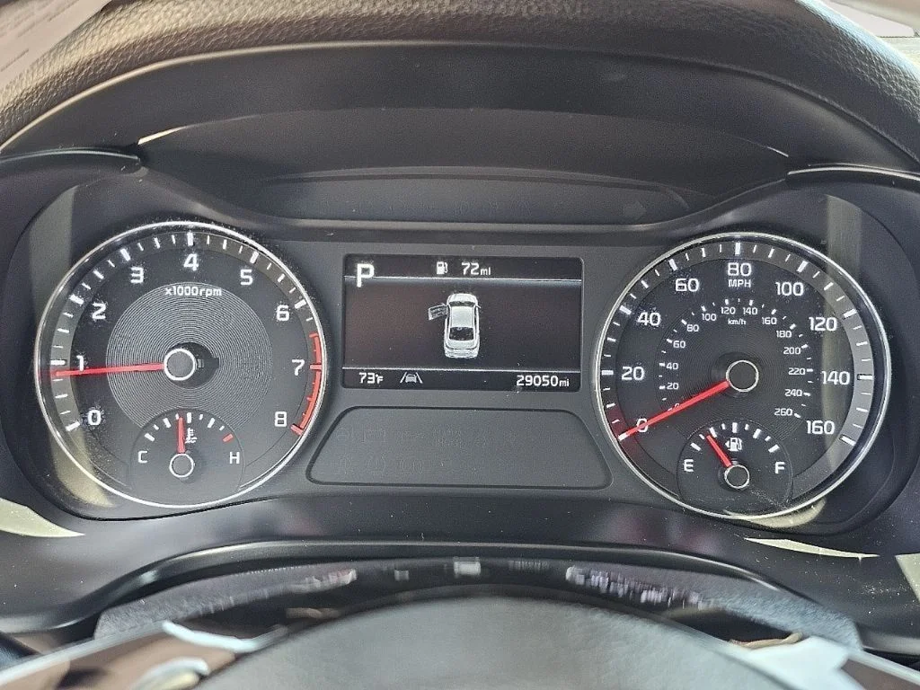 Used 2022 Red Kia LXS image 37