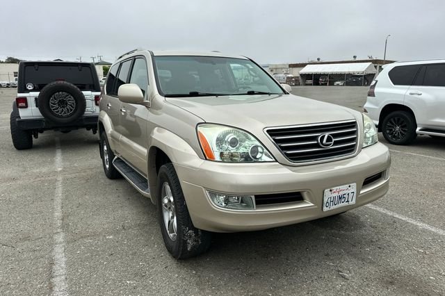 Used 2009 Gold Lexus 470 image 2