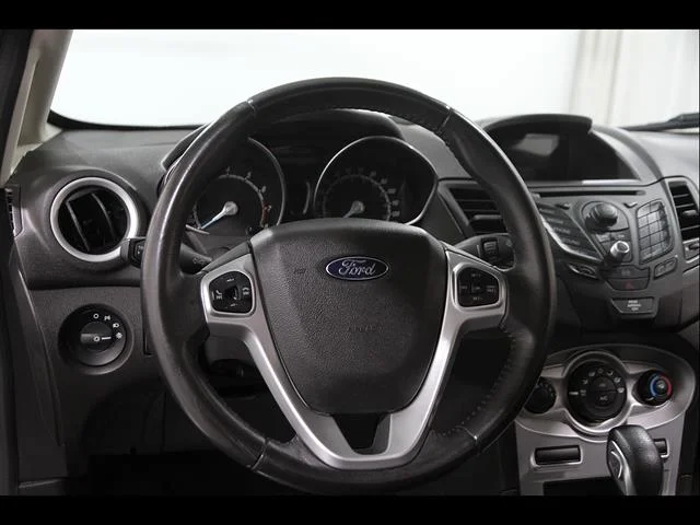 2015 Ford Fiesta SE - Photo 6