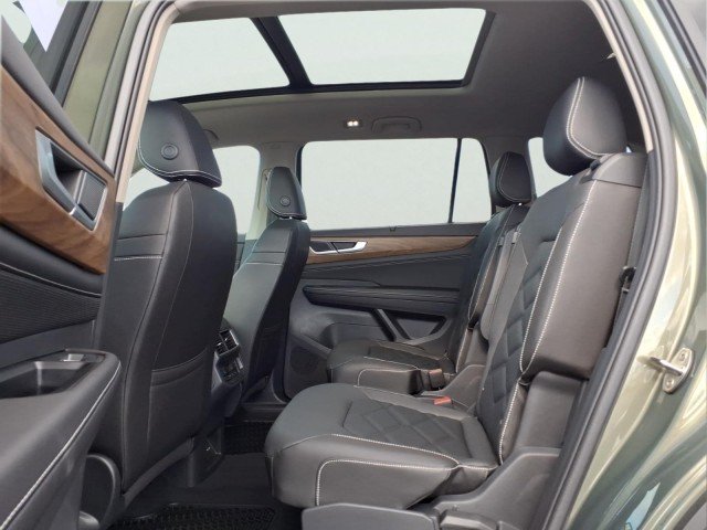New 2026 Avocado Green Pearl Volkswagen SE w/Technology 4M image 10