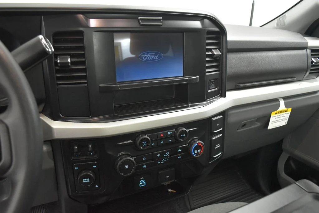 2026 Ford F-350 Super Duty Chassis Cab XLT - Photo 14
