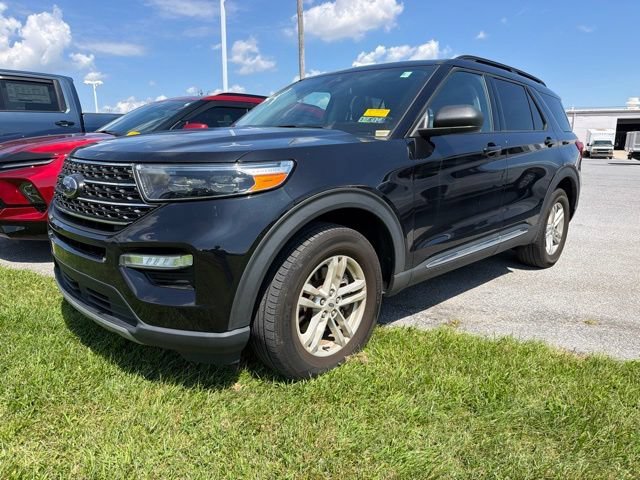 Used 2022 Agate Black Metal Ford XLT image 3