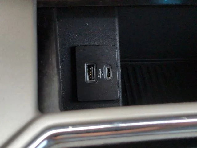 Used 2022 Stone Gray Metallic Ford Lariat image 23