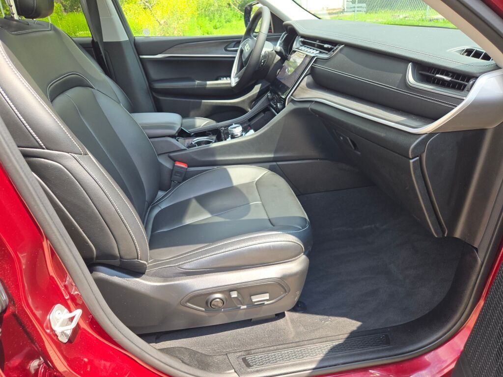 Used 2023 Red Jeep Limited image 7
