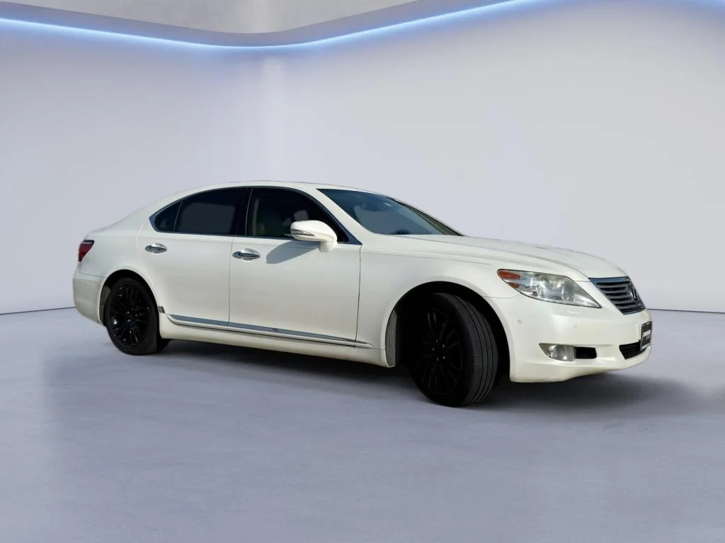 Used 2011 Starfire Pearl Lexus Base image 8