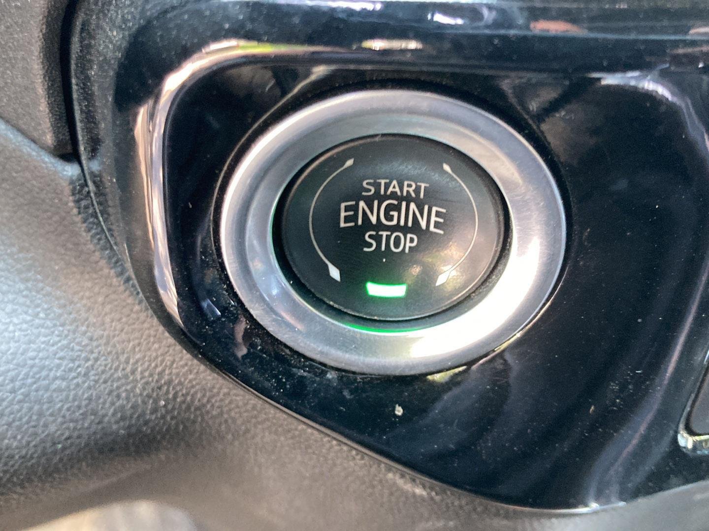 Used 2025 Summit White Chevrolet RST image 19