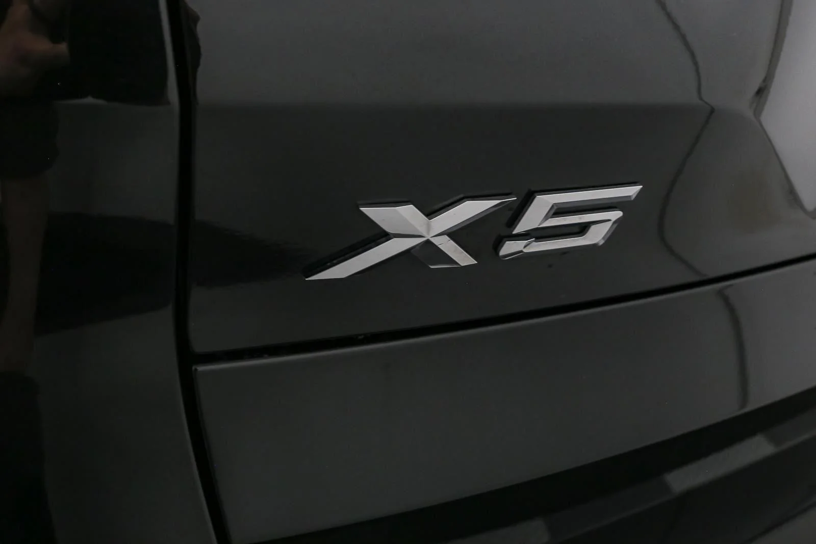 Used 2019 Black Sapphire Metallic BMW xDrive50i image 10