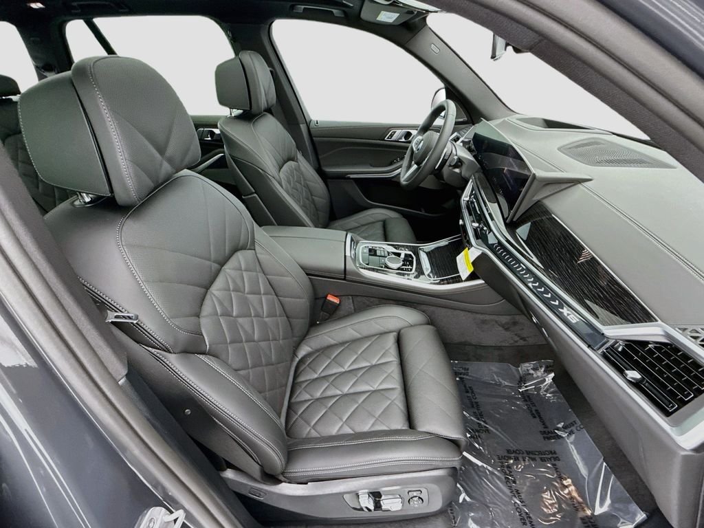 New 2026 Gray Metallic BMW xDrive40i image 19