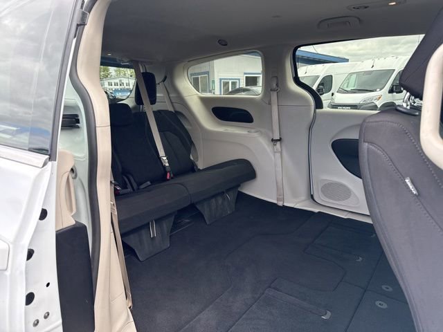 Used 2023 Bright White Clearcoat Chrysler LX image 11