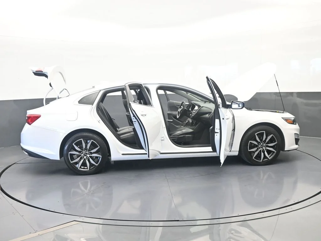 Used 2024 Summit White Chevrolet RS image 65