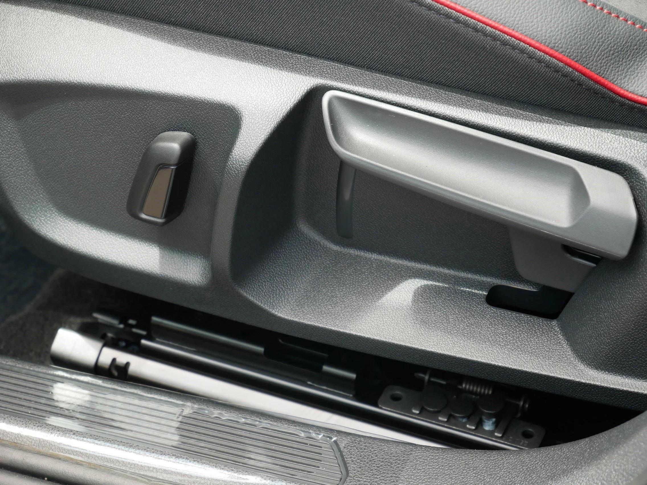 2025 Volkswagen Golf GTI SE - Photo 7