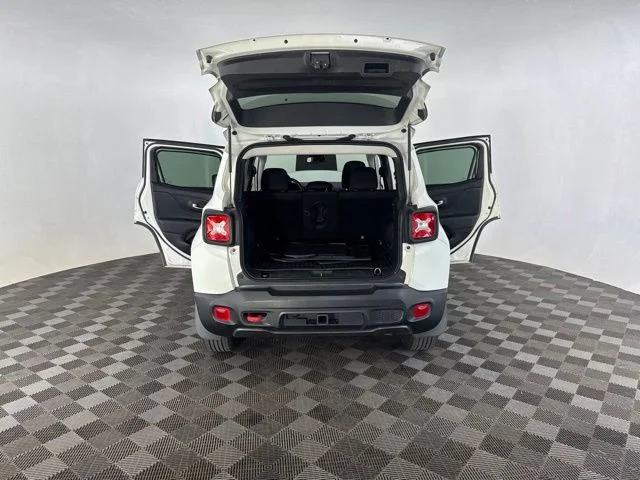 Used 2019 White Jeep Trailhawk image 18