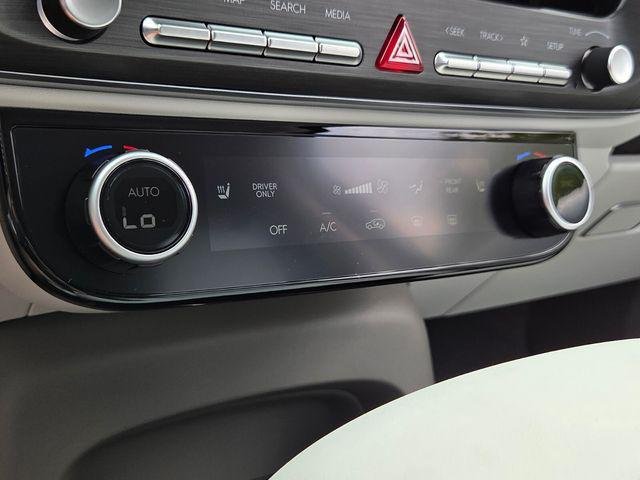 New 2027 Black Hyundai Blue SEL 7P image 21
