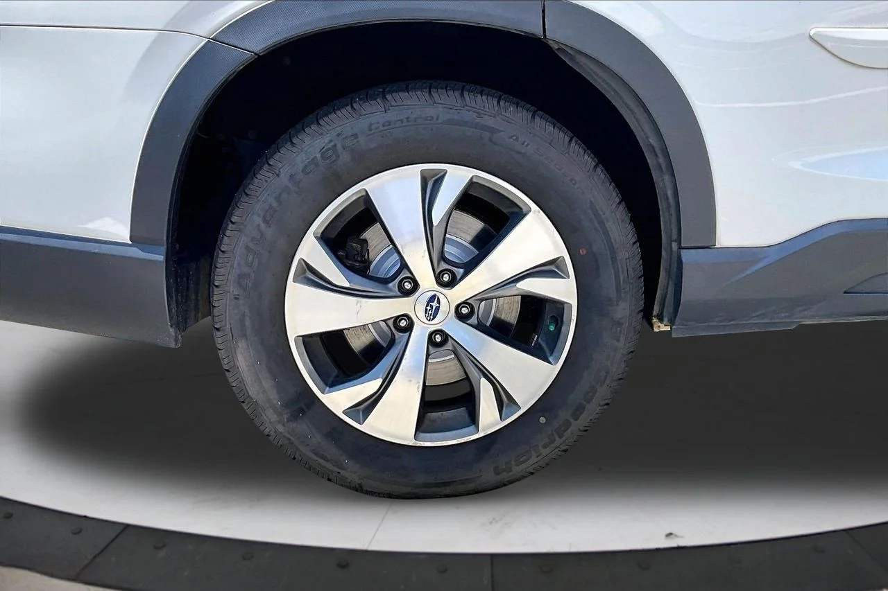 Used 2020 White Subaru Premium image 35