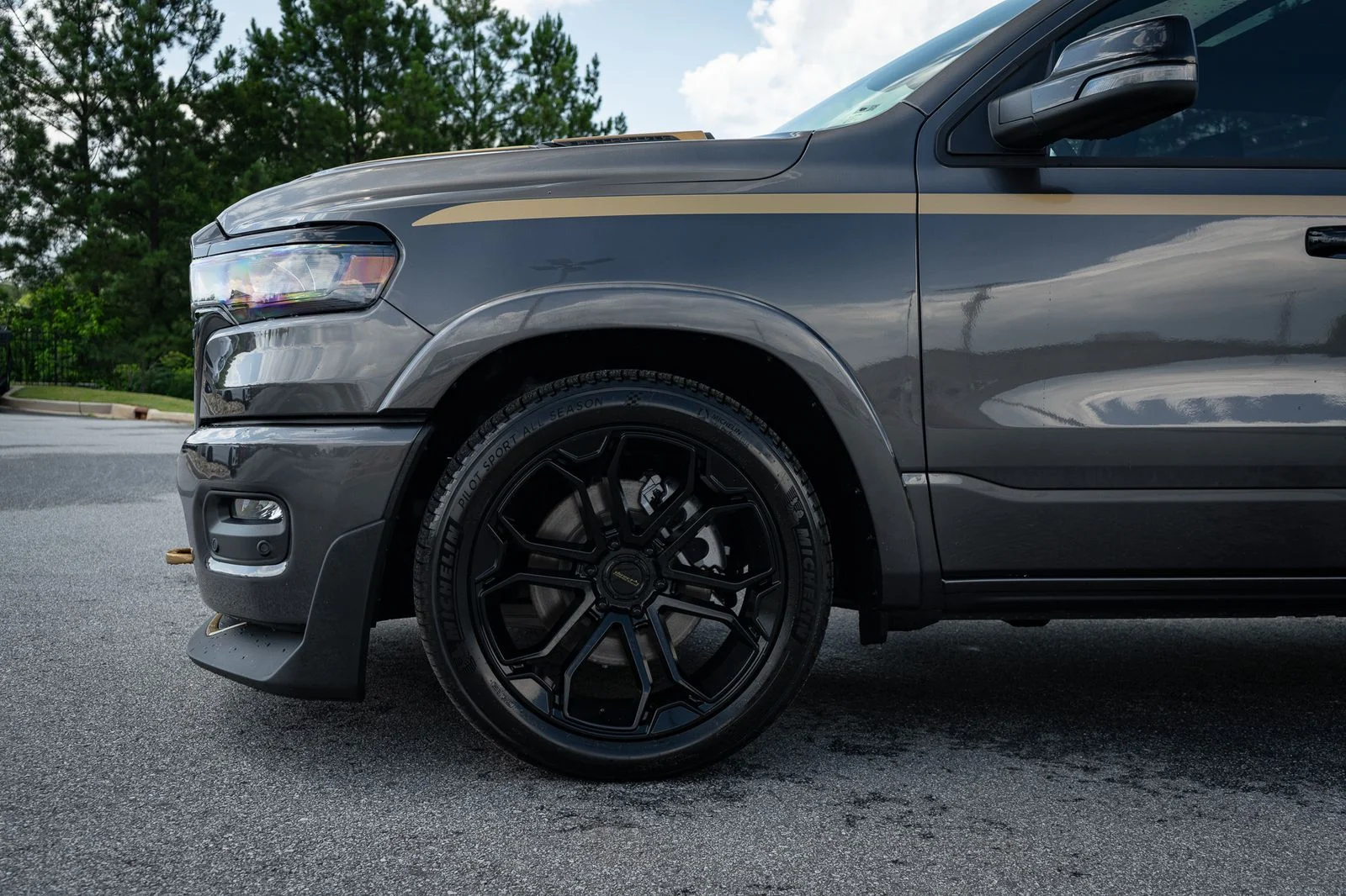 New 2026 Granite Crystal Metallic Clear-Coat Exterior Paint RAM Big Horn with DC 650 Supercharged Package image 15