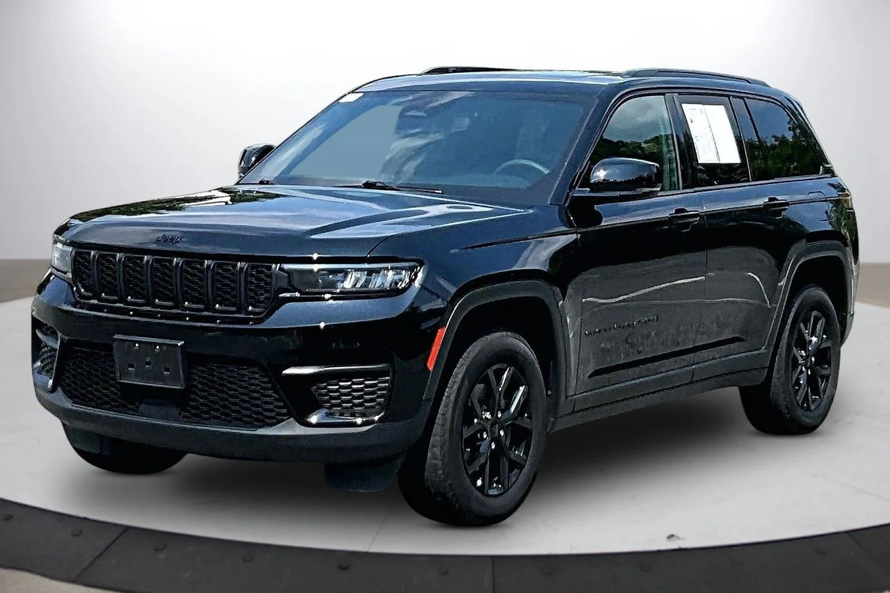 Certified Used 2024 Black Jeep Altitude X image 4