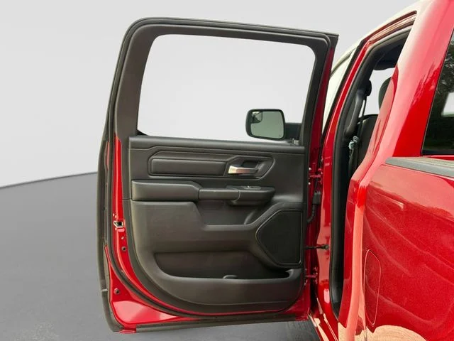 New 2026 Molten Red Pearl-Coat Exterior Paint RAM Warlock image 12