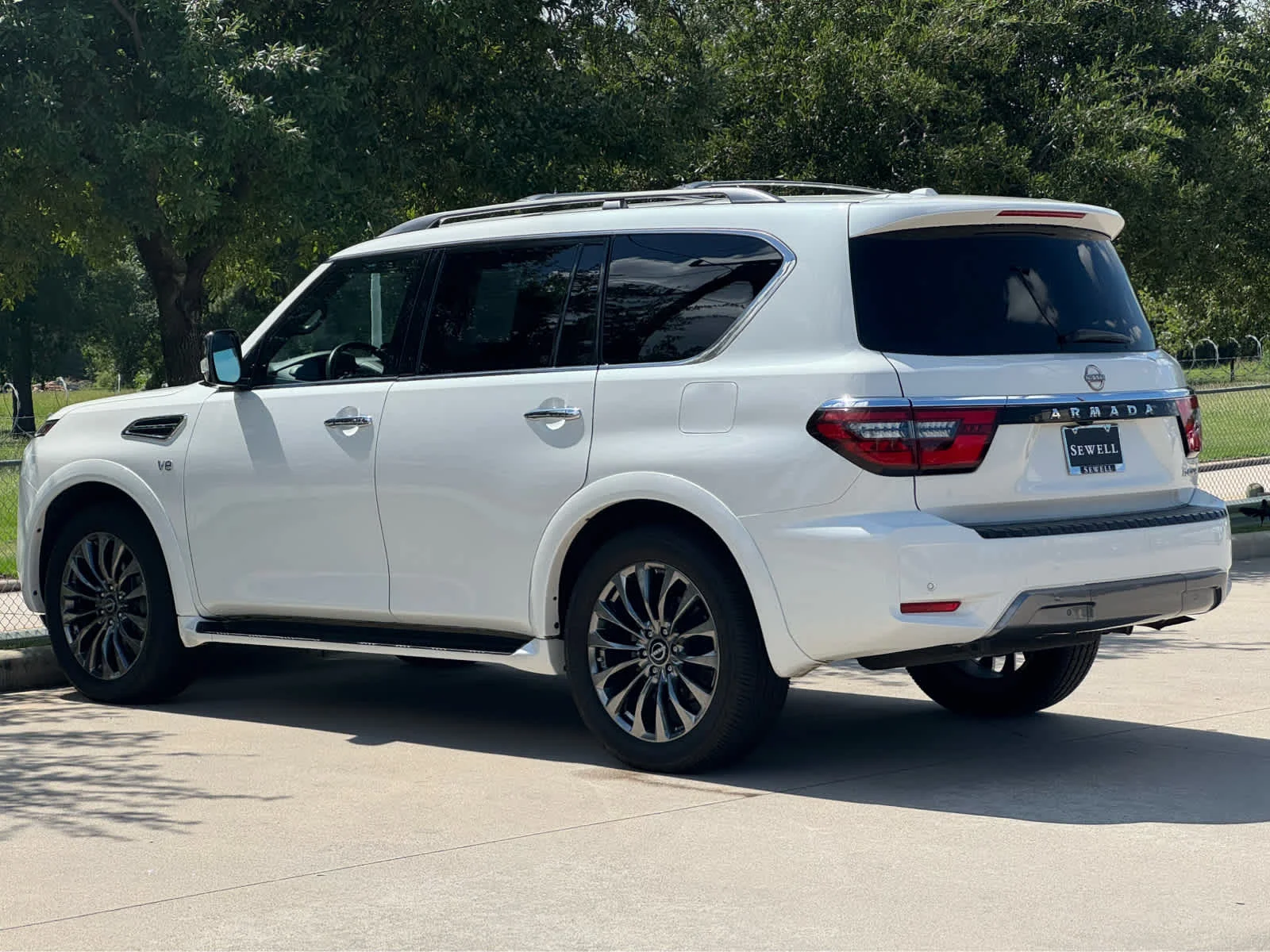 Used 2021 Aspen White Tricoat Nissan Platinum image 8