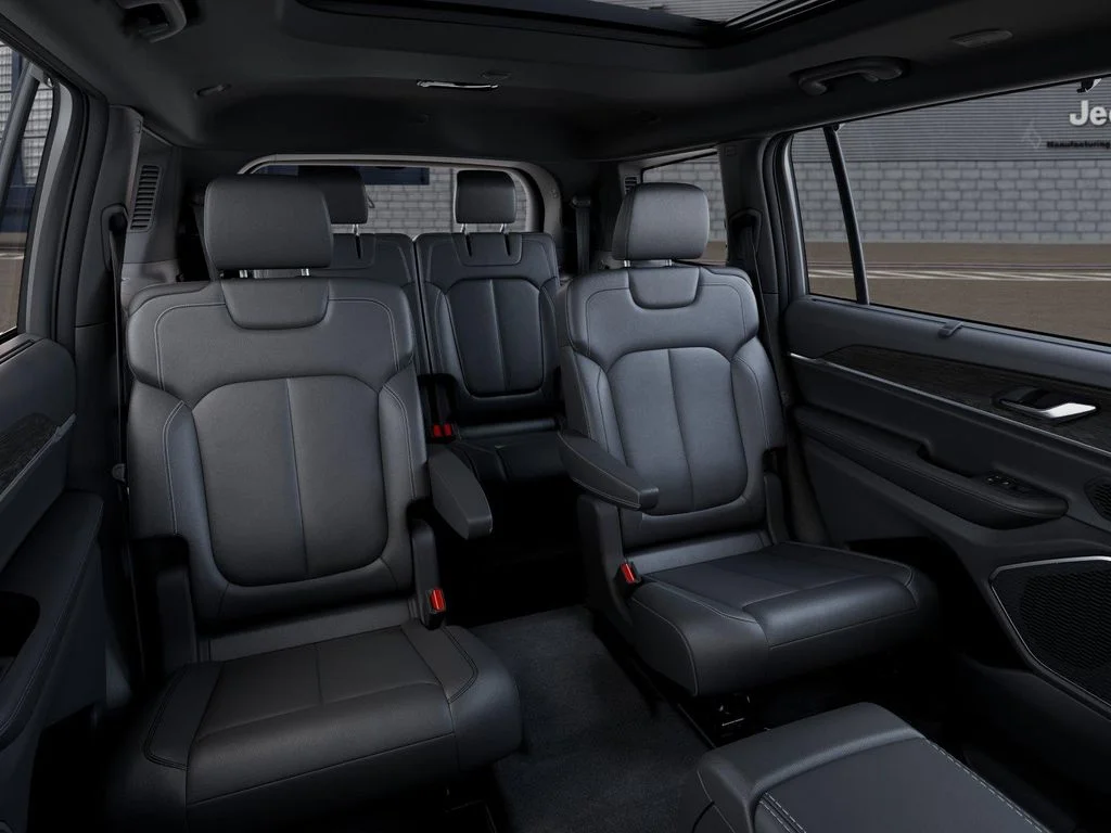 New 2026 Baltic Gray Metallic Clear-Coat Exterior Paint Jeep Limited image 18