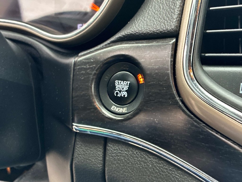 Used 2014 Black Jeep Limited image 28