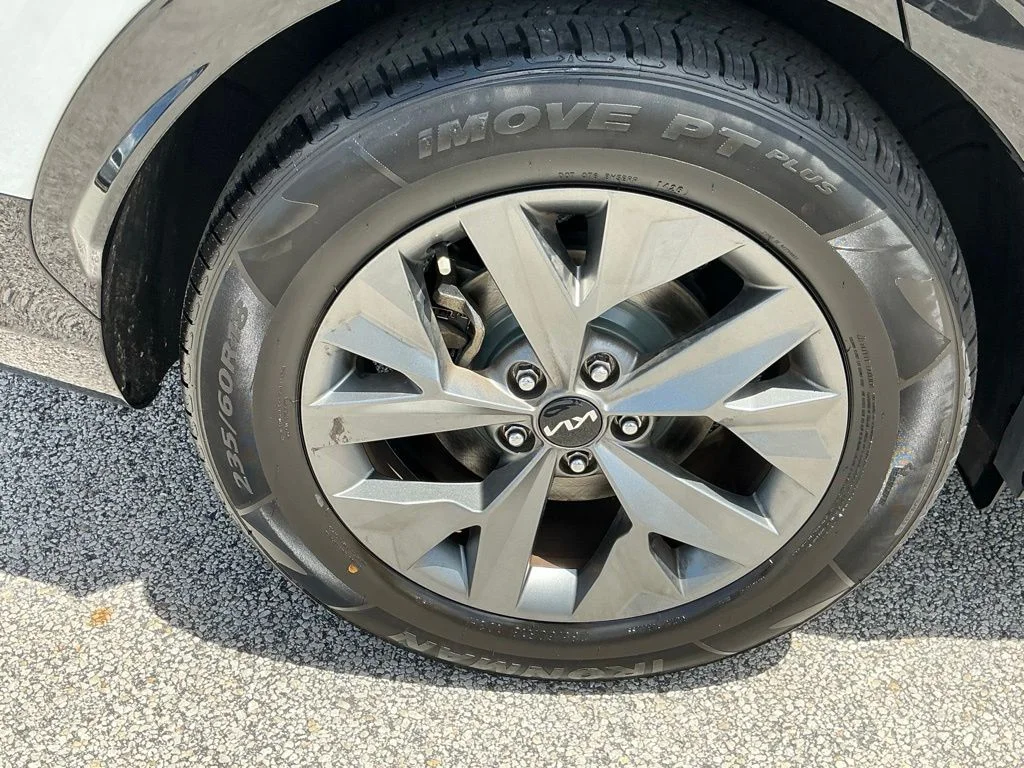 Used 2023 Gray Kia SX image 19