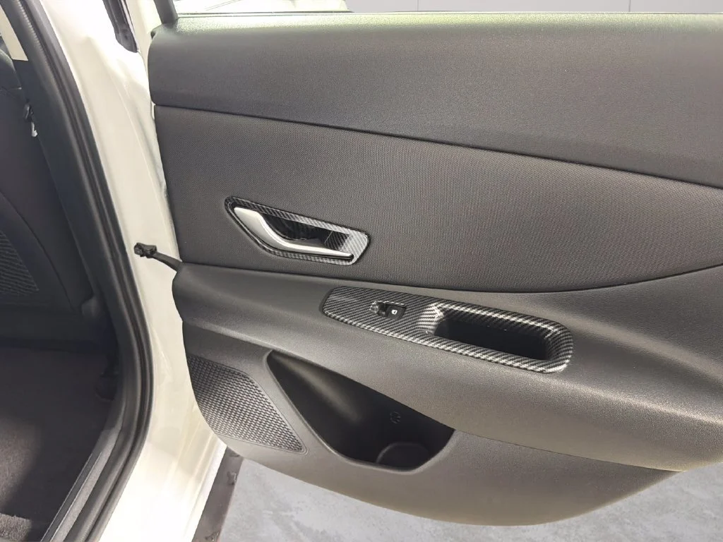 Used 2024 White Hyundai SEL image 33