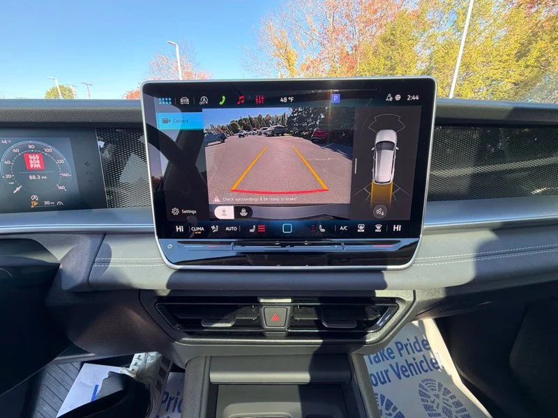 New 2027 Silver Volkswagen SE image 30