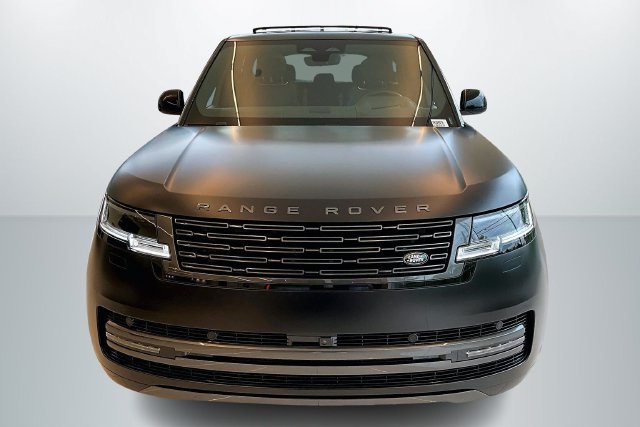 New 2027 Obsidian Black Satin Land Rover SE image 2