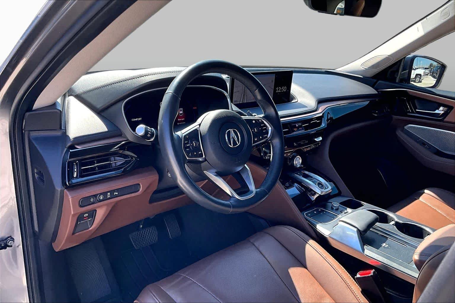 Used 2024 Liquid Carbon Metallic Acura w/Technology Package image 16
