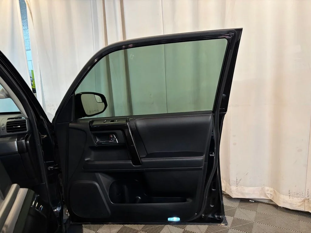 Used 2020 Midnight Black Metallic Toyota Venture image 24